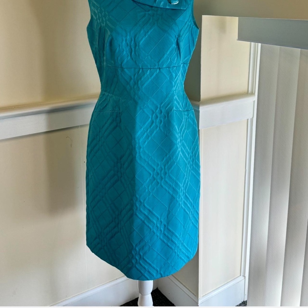 Elegant Teal Sleeveless Dress - Picture 2 of 5